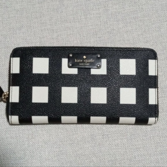 Kate Spade Black and White Checkered Zip Around Wallet - Picture 1 of 4